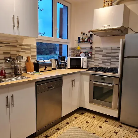 A La Campagne Avec Piscine Apartman