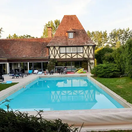 Apartment A La Campagne Avec Piscine