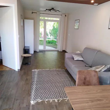 Apartment A La Campagne Avec Piscine *