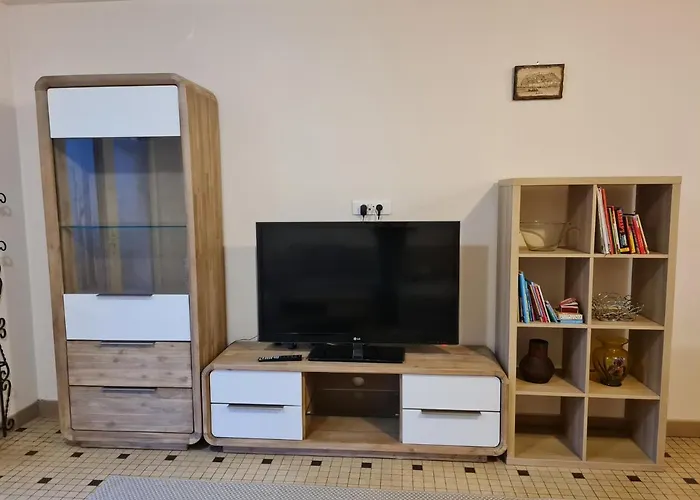 شقة A La Campagne Avec Piscine Durtal