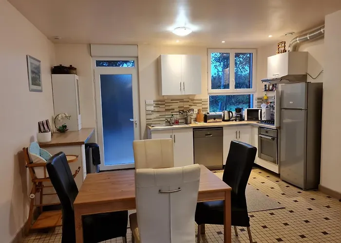 A La Campagne Avec Piscine *