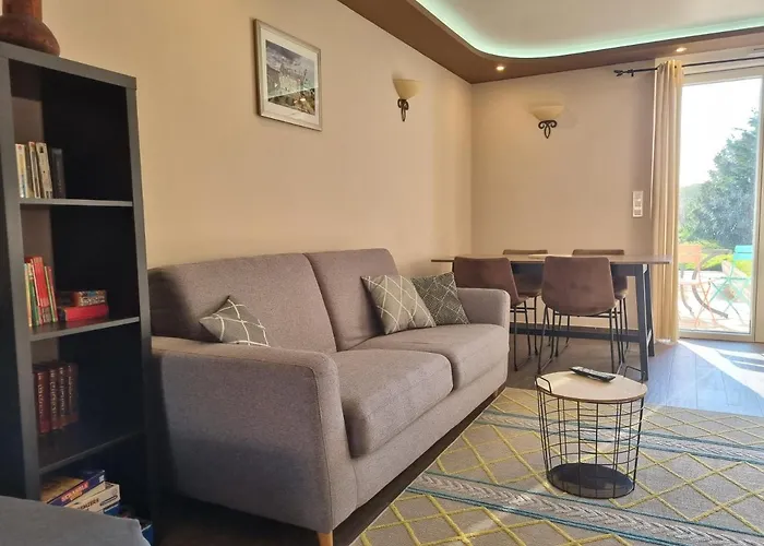 A La Campagne Avec Piscine