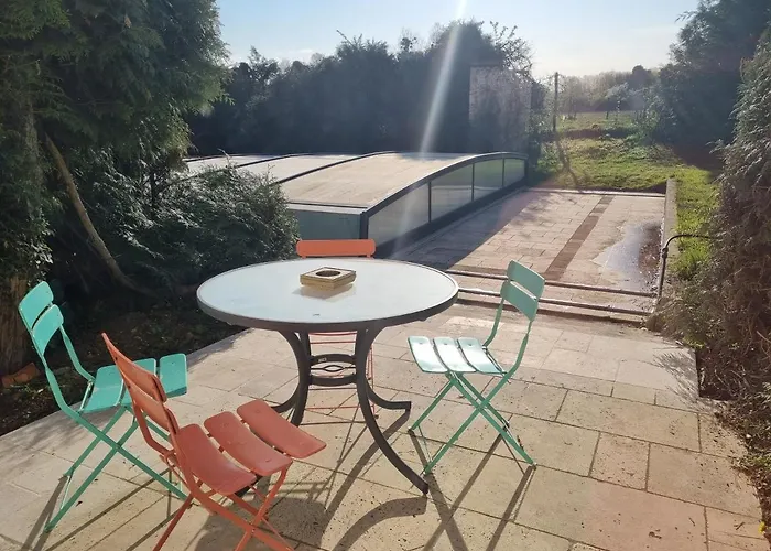 A La Campagne Avec Piscine *